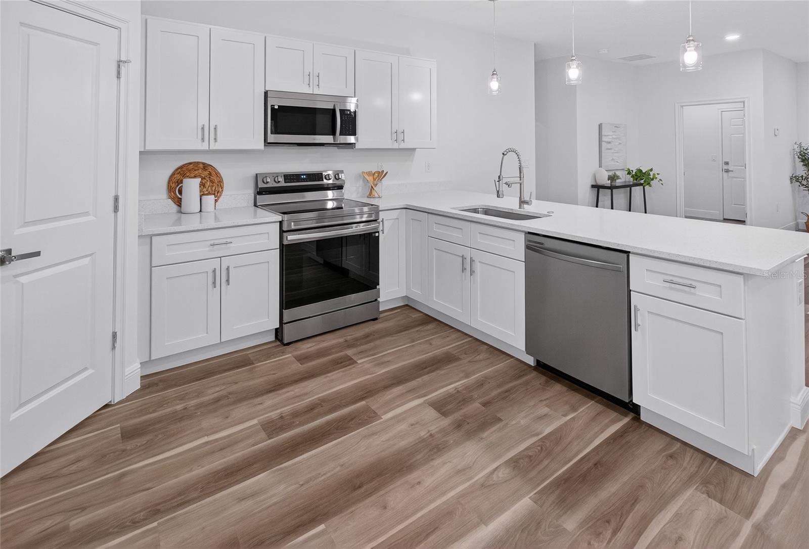 MARION OAKS - Residential