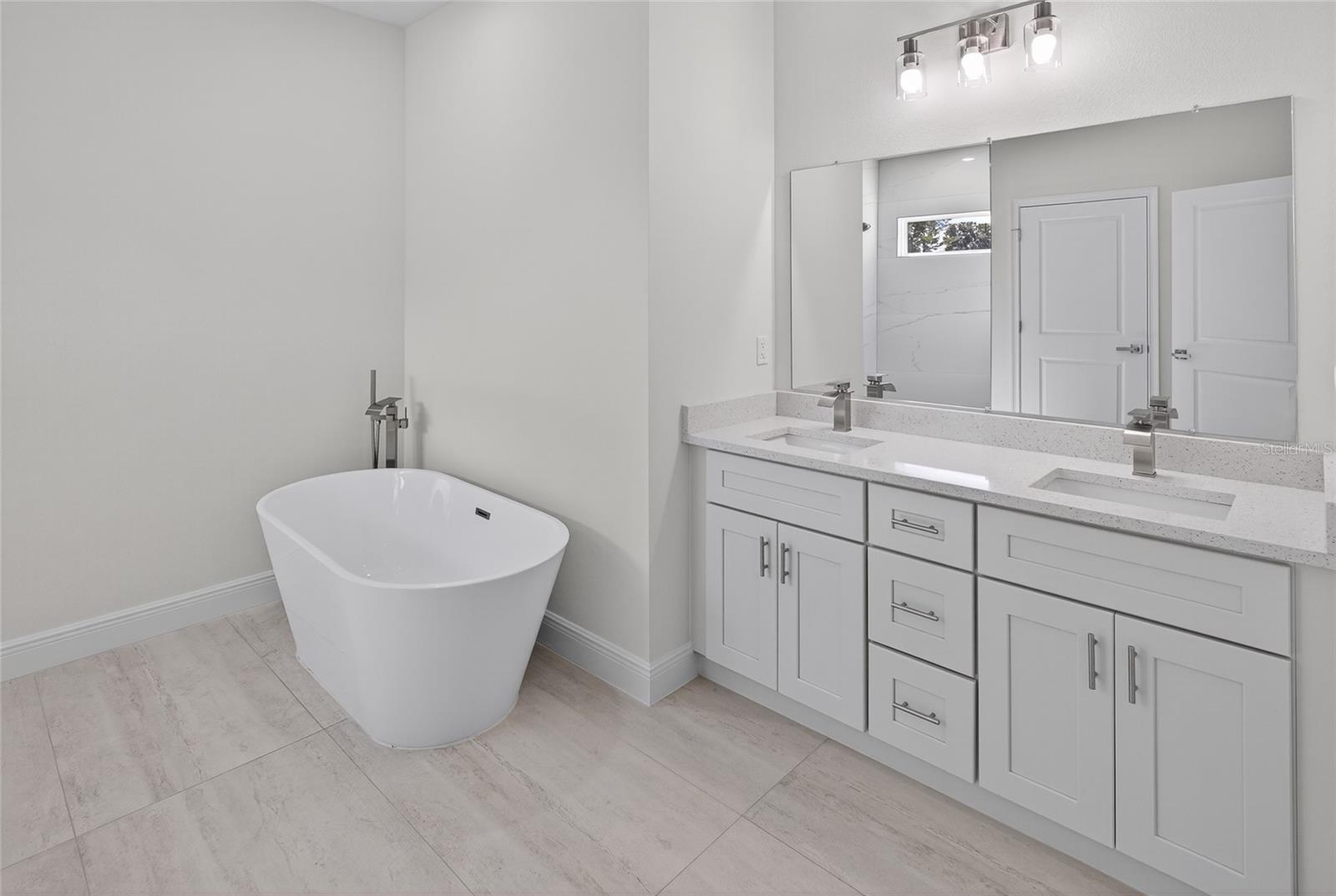 MARION OAKS - Residential