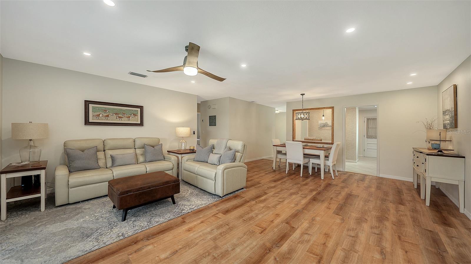 VILLAGE GREEN OF BRADENTON SEC 5 - Residential