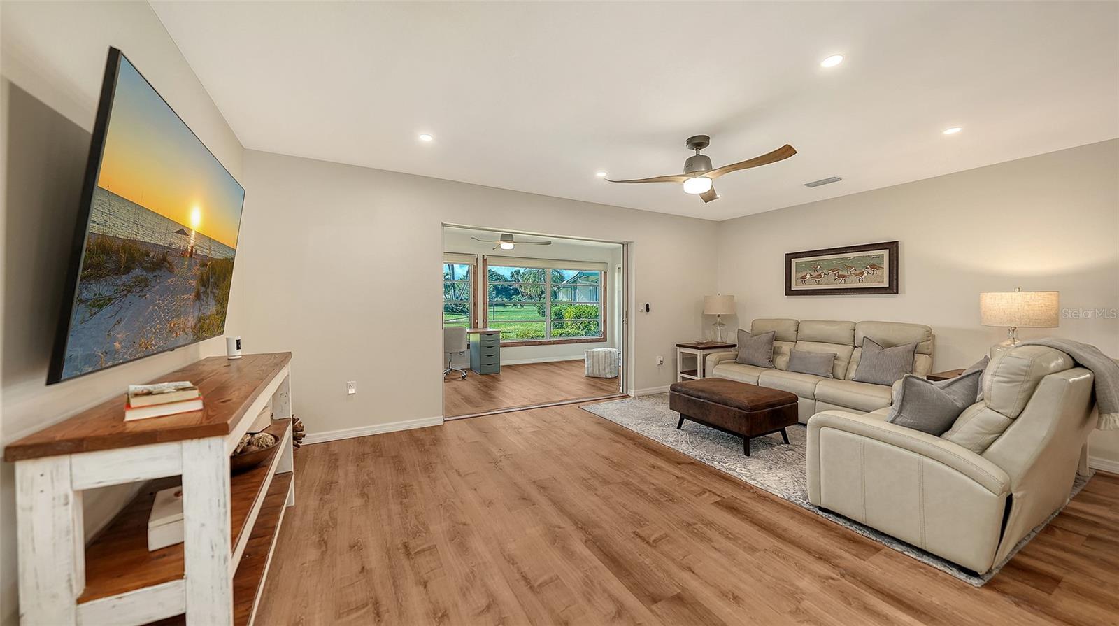 VILLAGE GREEN OF BRADENTON SEC 5 - Residential