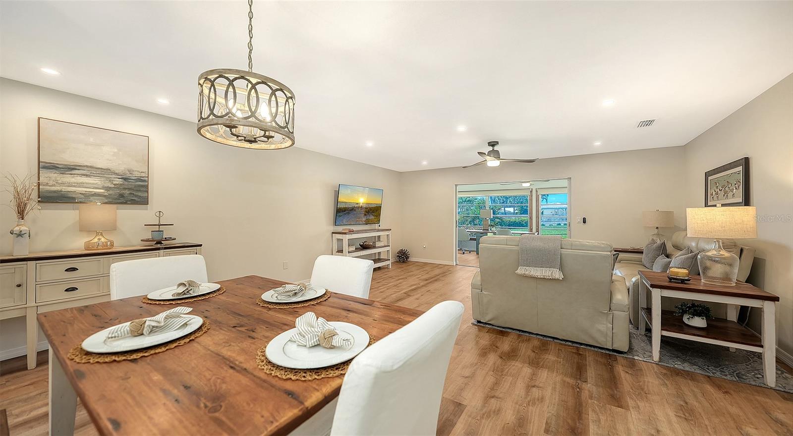 VILLAGE GREEN OF BRADENTON SEC 5 - Residential