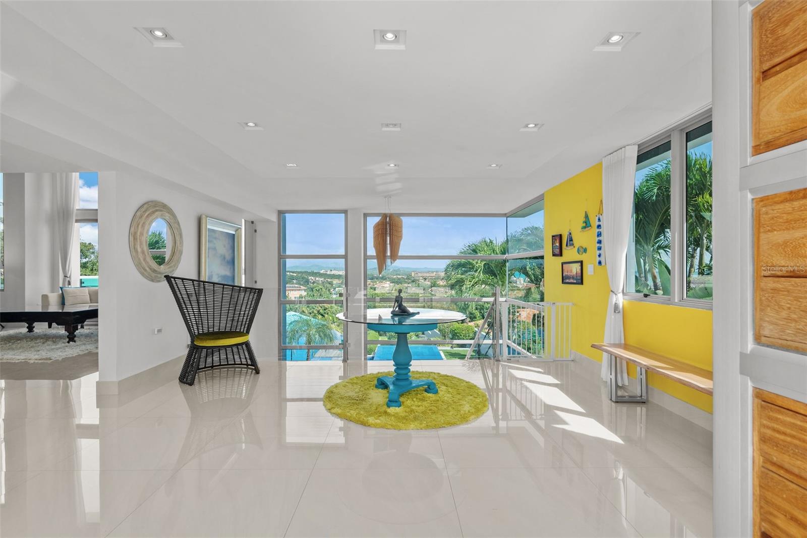 _ ROBLE VALLEY 12 / 13