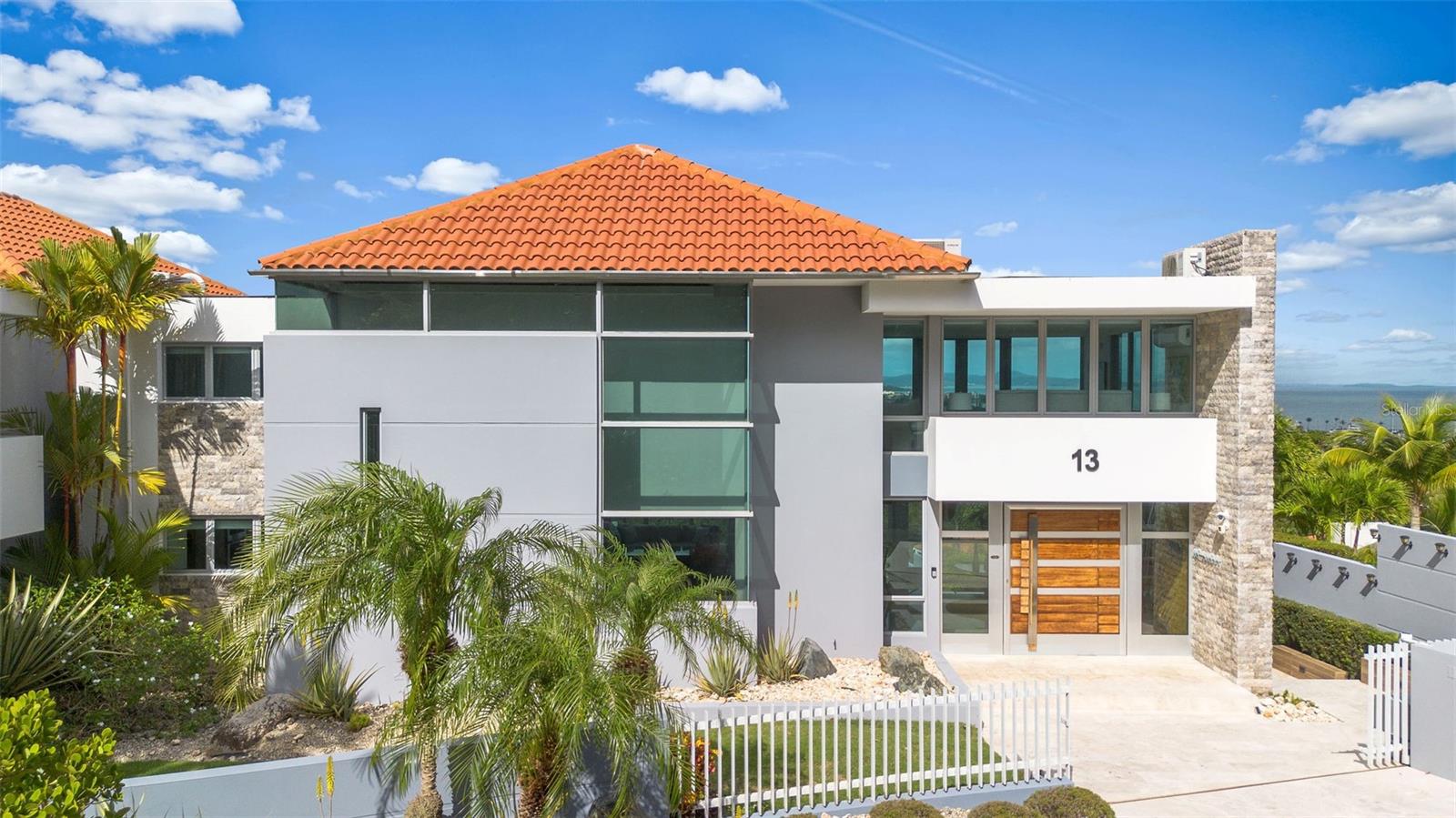 _ ROBLE VALLEY 12 / 13