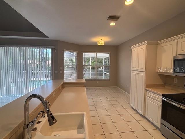 FOREST OAKS - Residential Lease