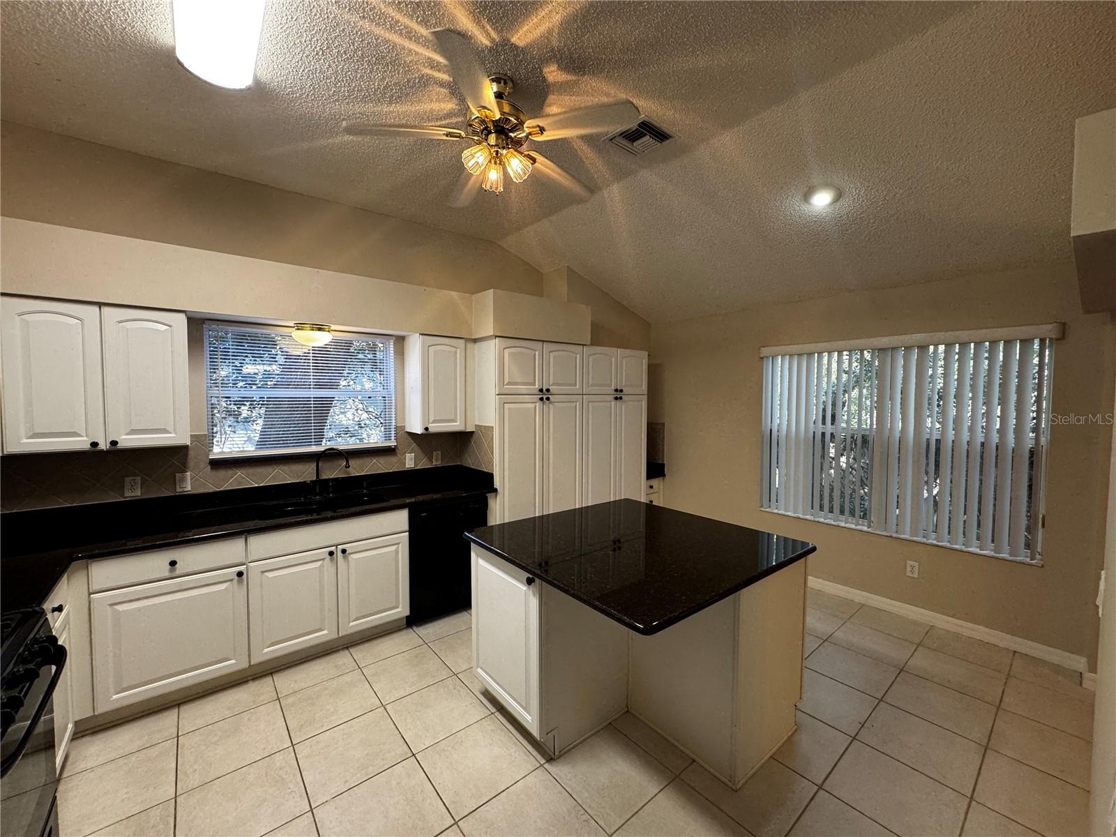 VILLAGES LADY LAKE UNIT 23 - Residential Lease