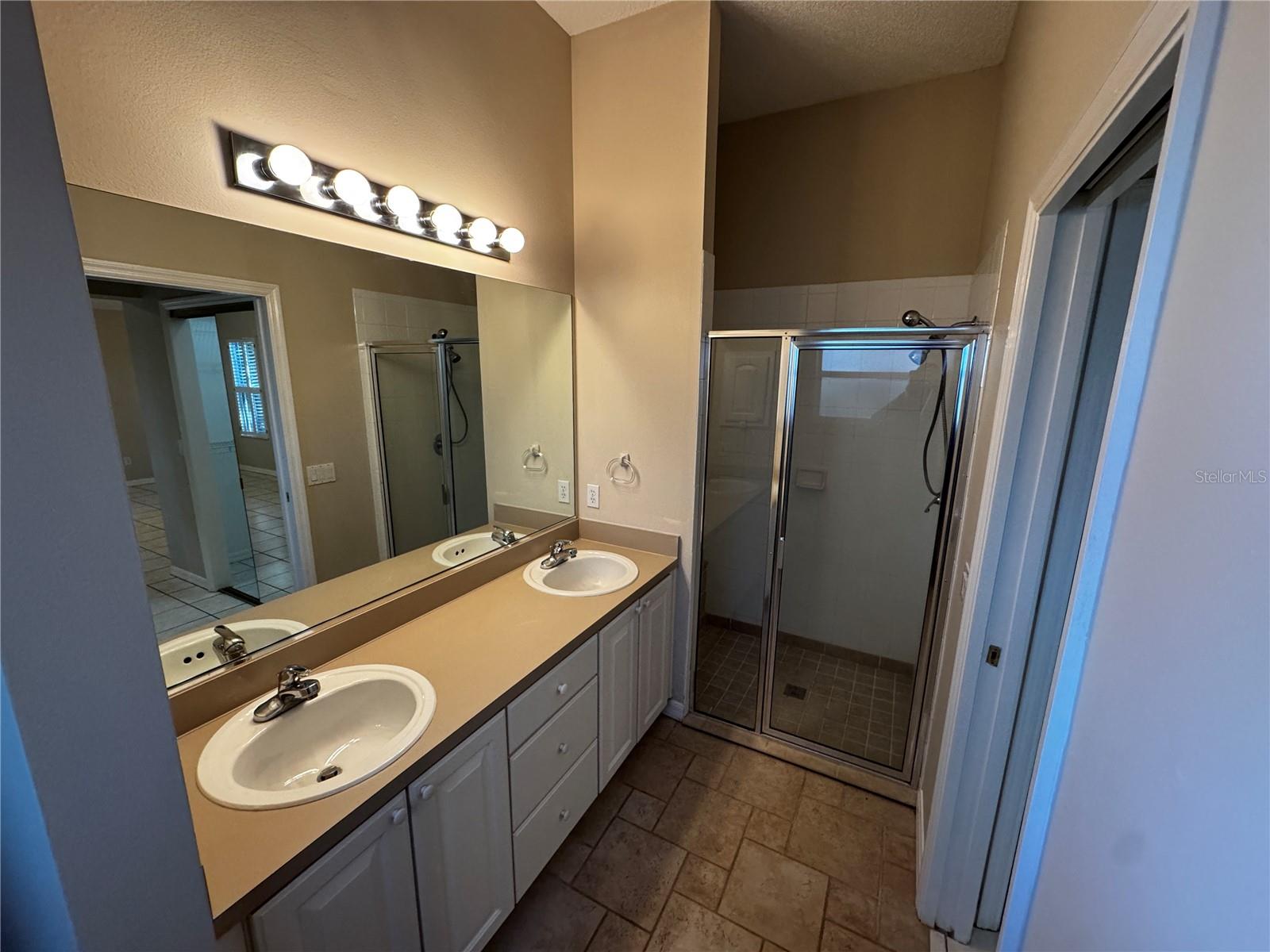 VILLAGES LADY LAKE UNIT 23 - Residential Lease