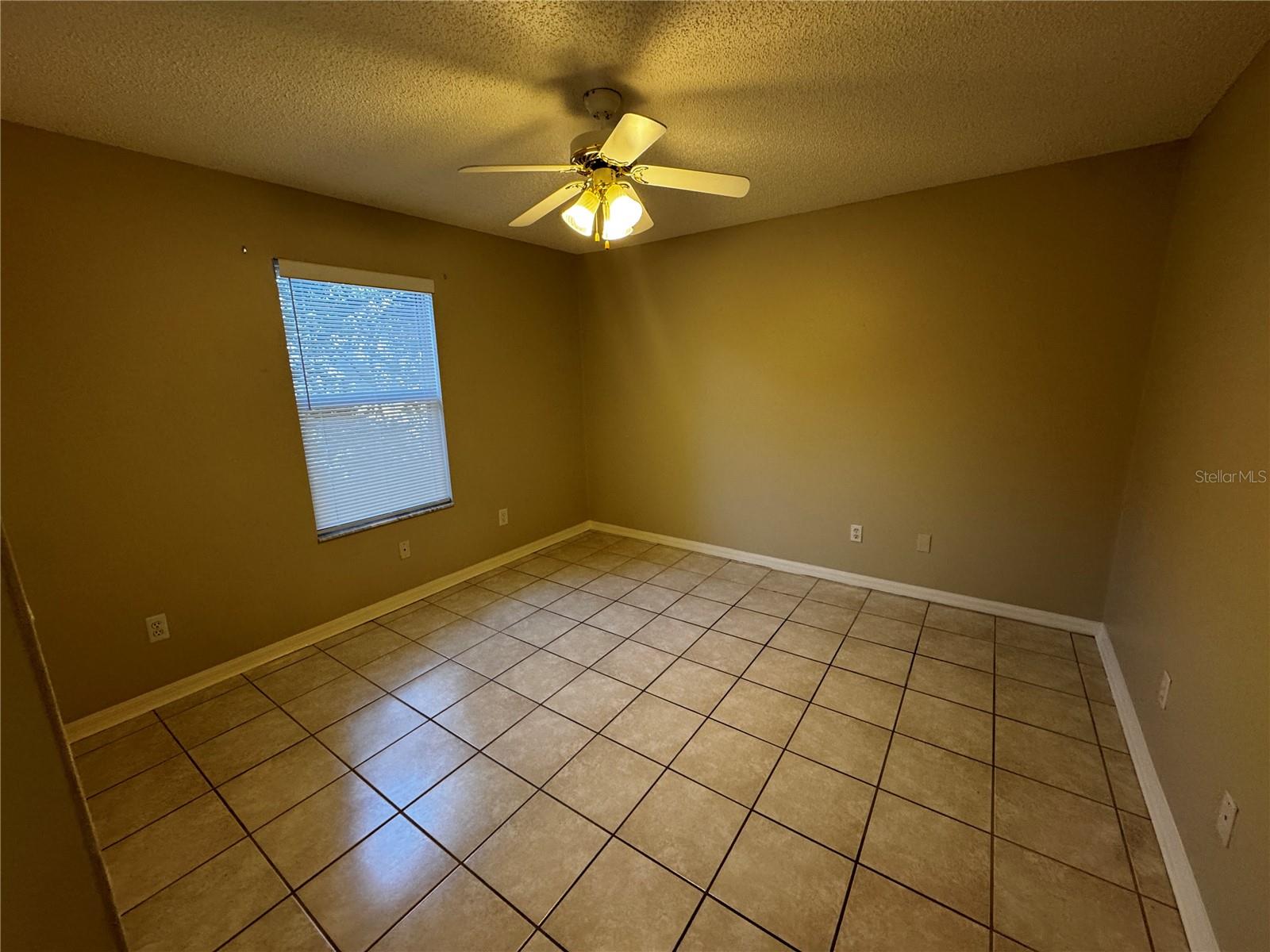 VILLAGES LADY LAKE UNIT 23 - Residential Lease