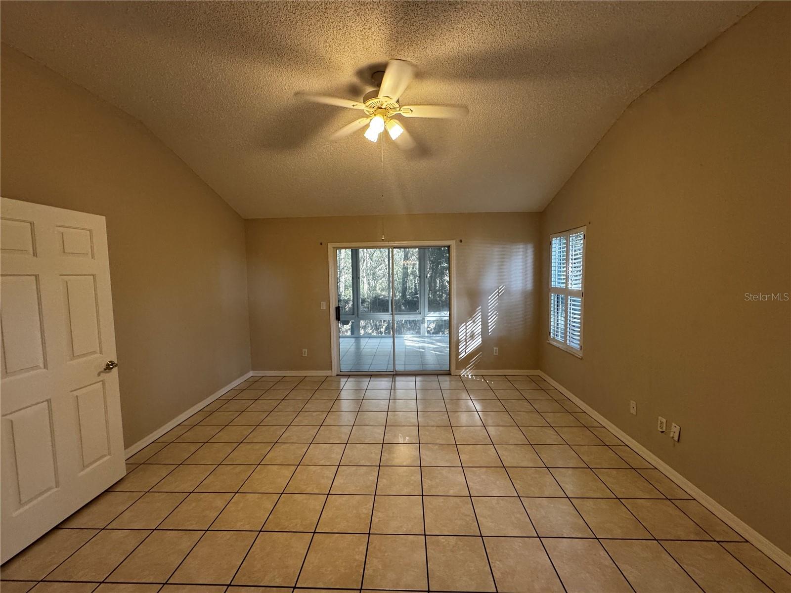 VILLAGES LADY LAKE UNIT 23 - Residential Lease