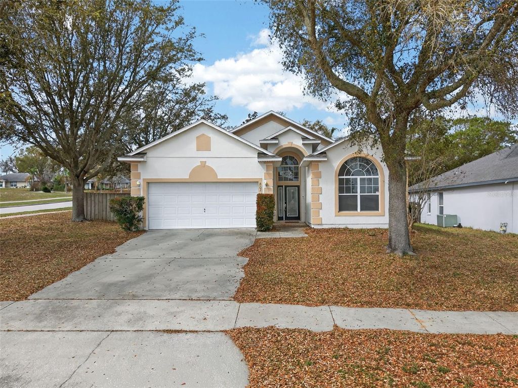 Photo of 801 High Pointe Circle, Minneola, FL 34715 (MLS # O6388047)