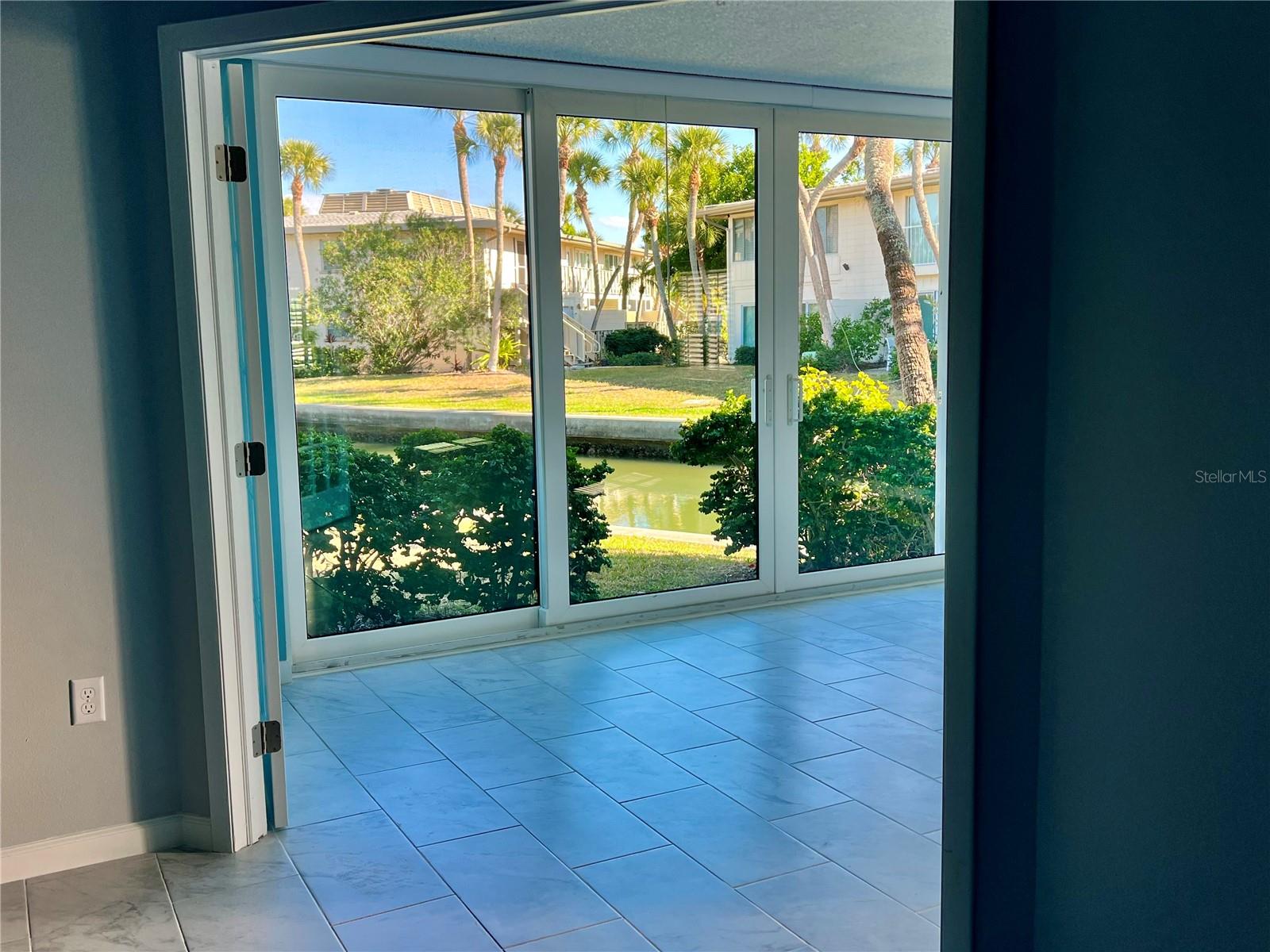 WHITNEY BEACH - Residential