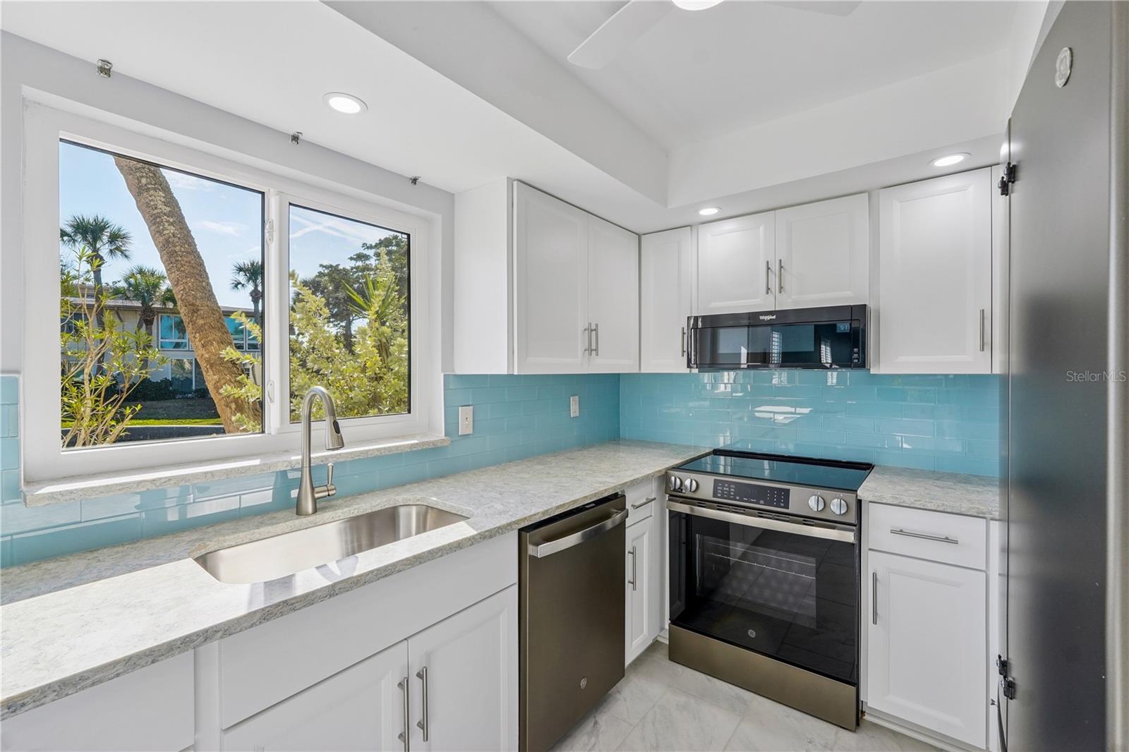 WHITNEY BEACH - Residential