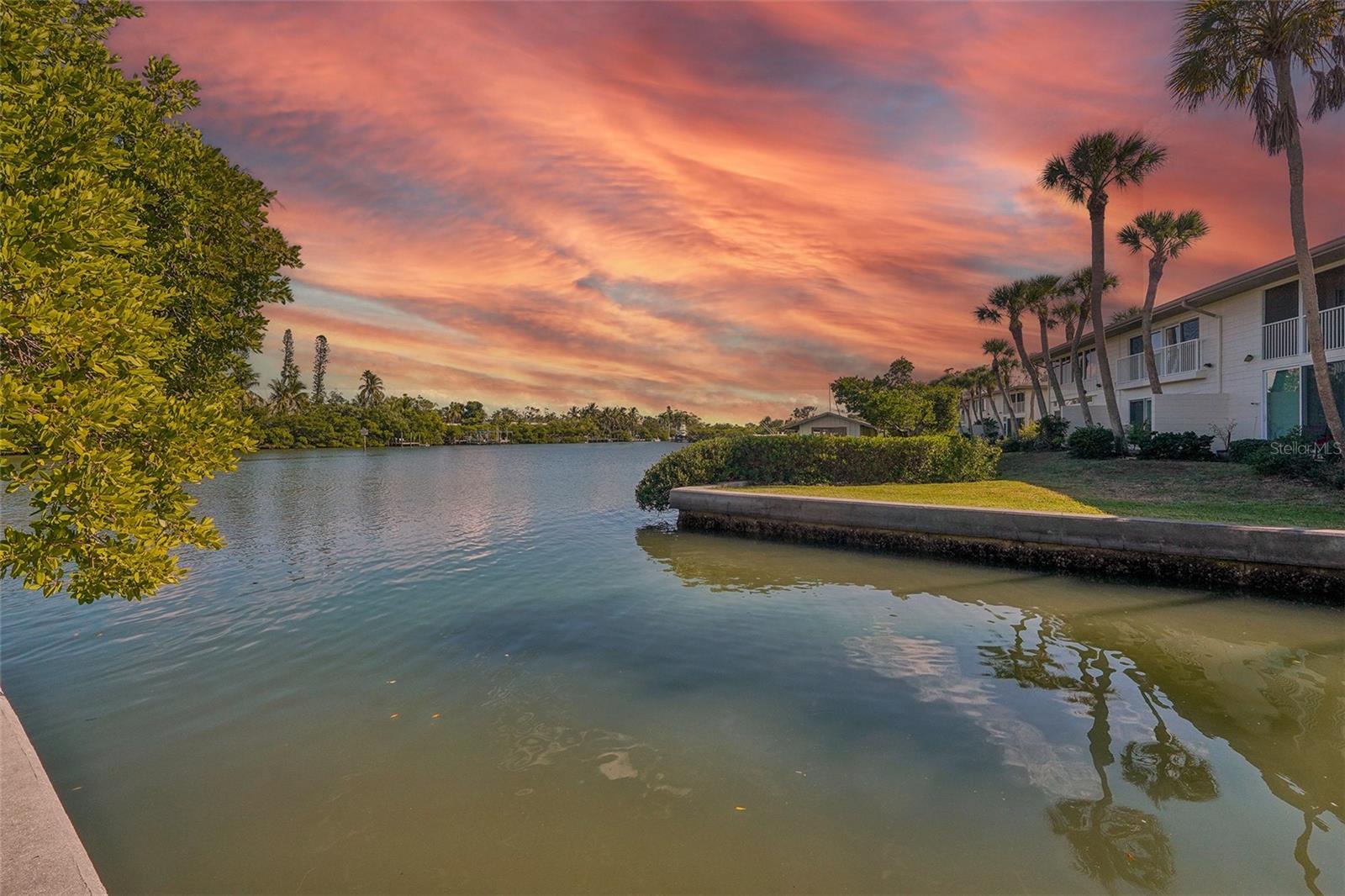 WHITNEY BEACH - Residential