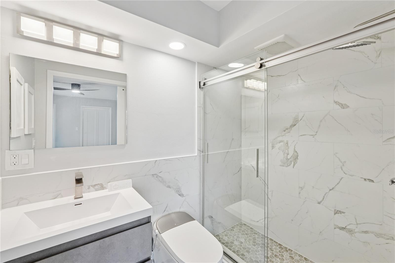 WHITNEY BEACH - Residential