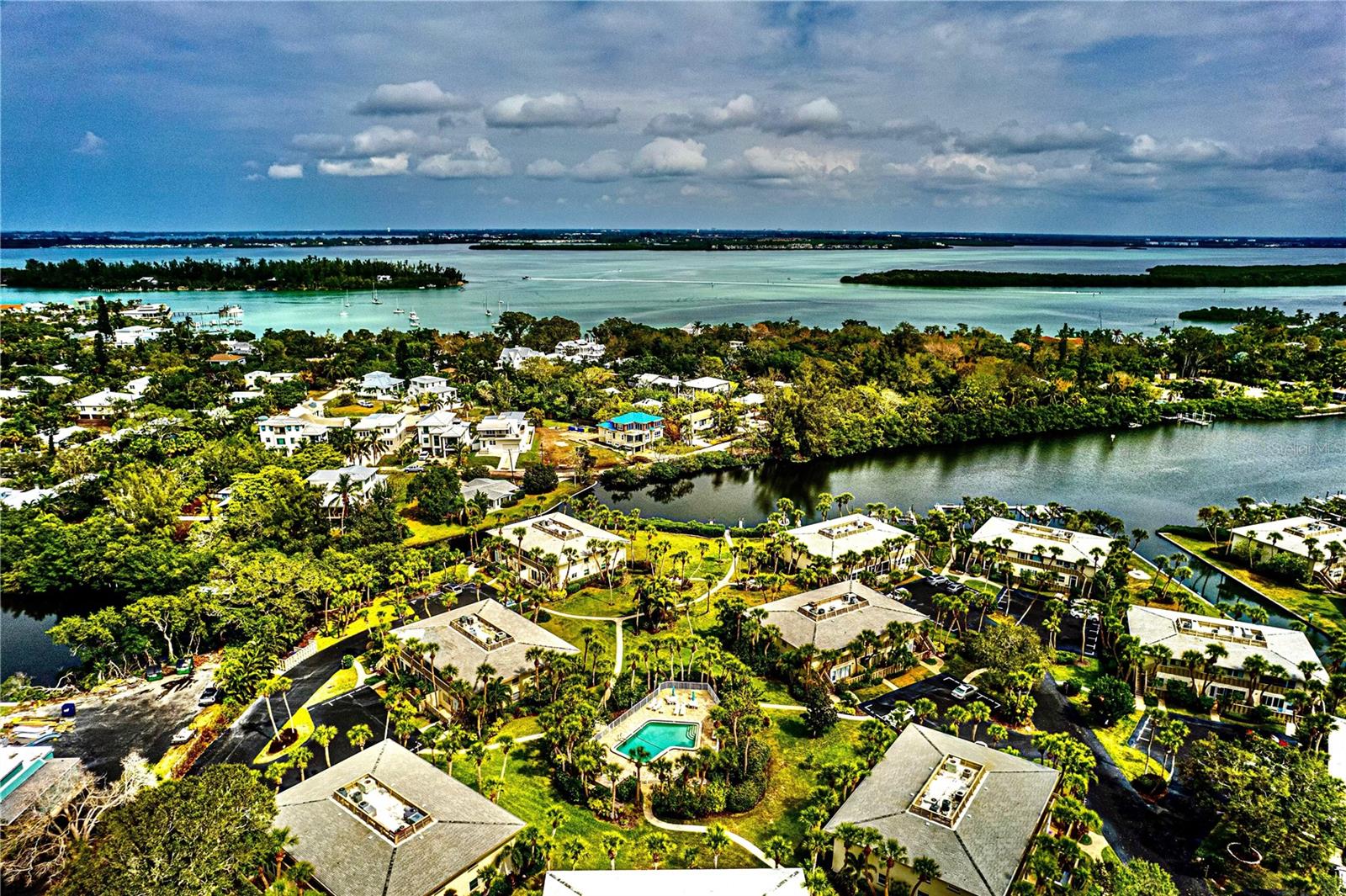 WHITNEY BEACH - Residential