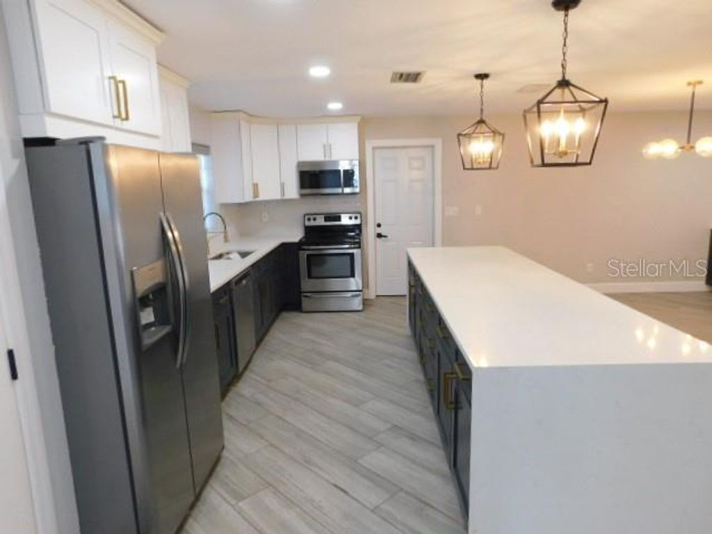 Photo of 3105 SE 16th Place, Cape Coral, FL 33904 (MLS # K4903246)