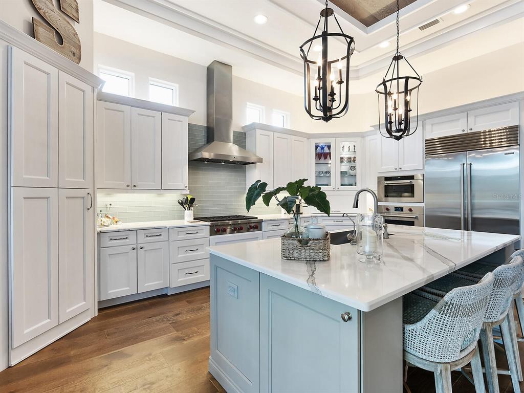 LAKE CLUB - Residential