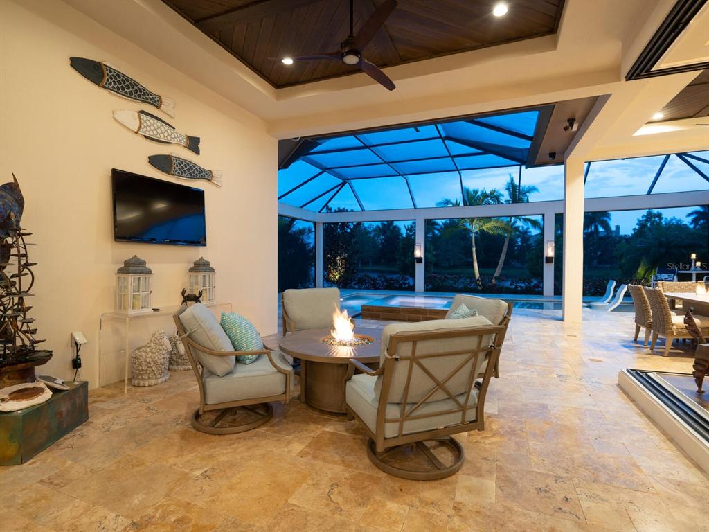 LAKE CLUB - Residential