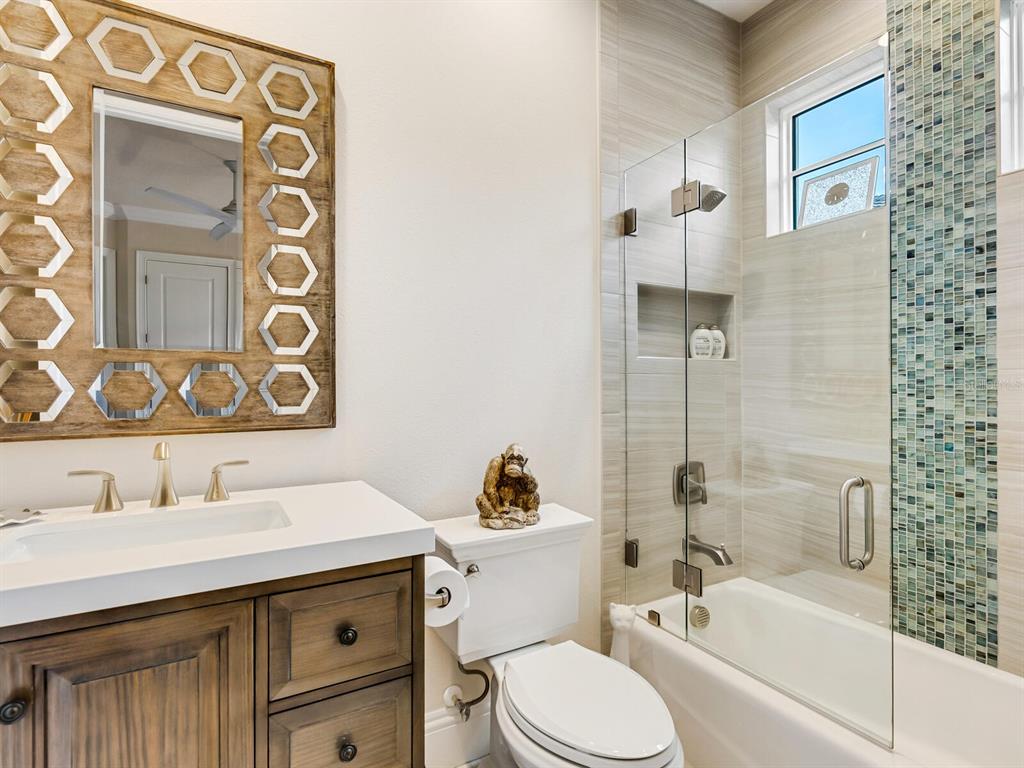 LAKE CLUB - Residential