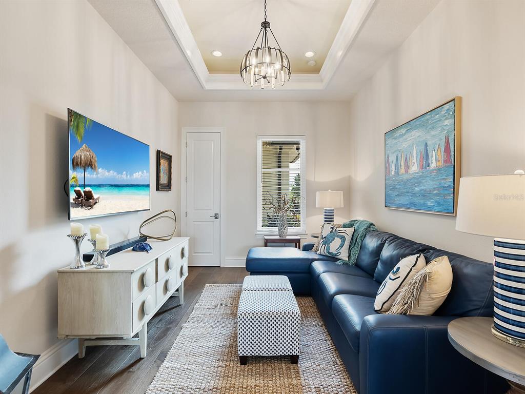 LAKE CLUB - Residential