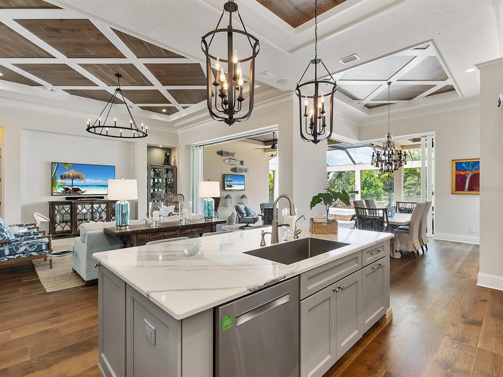 LAKE CLUB - Residential