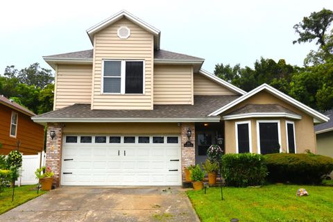 Photo of 5410 Old Oak Tree Dr, Orlando, FL 32808 (MLS # O6337640)