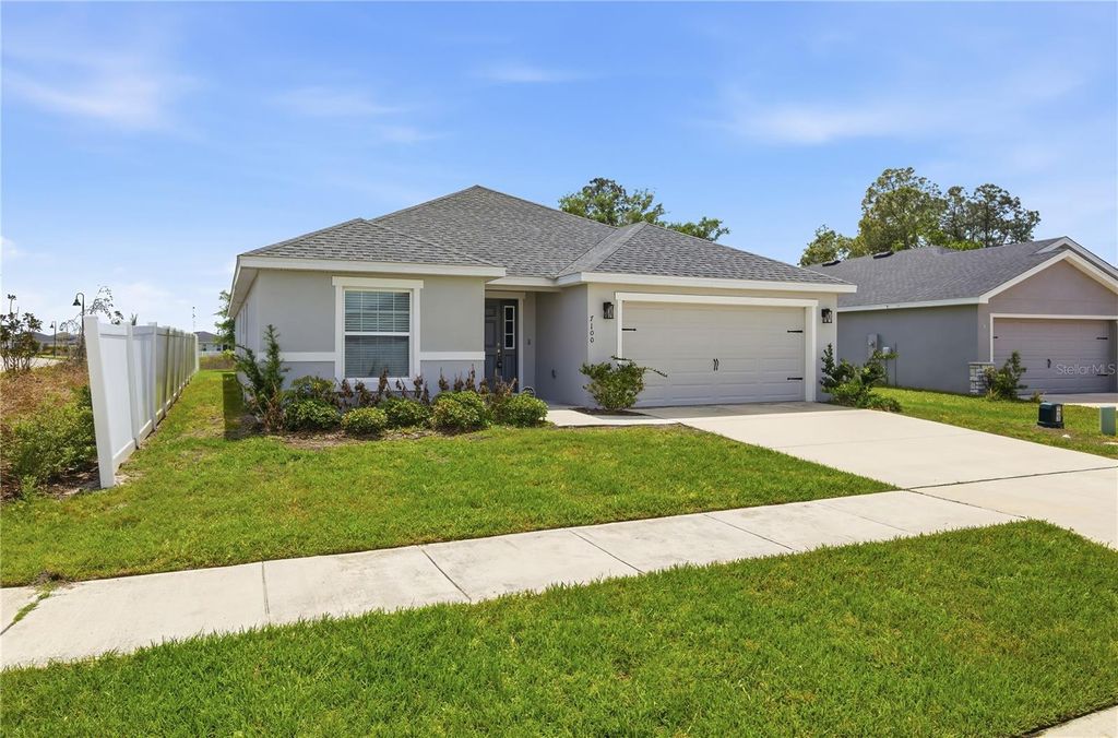 Photo of 7100 Twisting Pines Loop, Zephyrhills, FL 33541 (MLS # TB8494330)