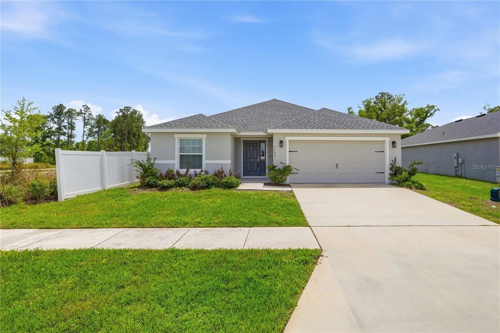 Photo of 7100 Twisting Pines Loop, Zephyrhills, FL 33541 (MLS # TB8494330)