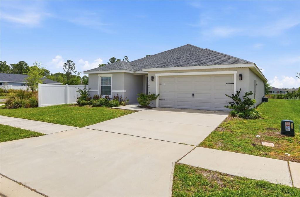 Photo of 7100 Twisting Pines Loop, Zephyrhills, FL 33541 (MLS # TB8494330)