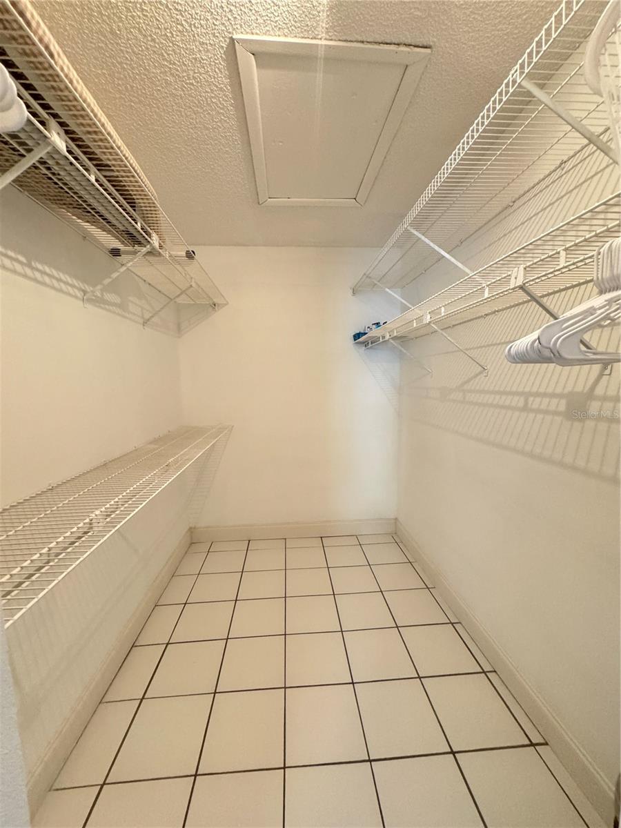 MIRROR LAKE SEC 3 - Residential Lease