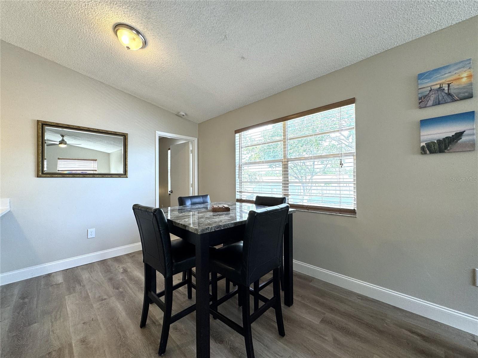 MIRROR LAKE SEC 3 - Residential Lease