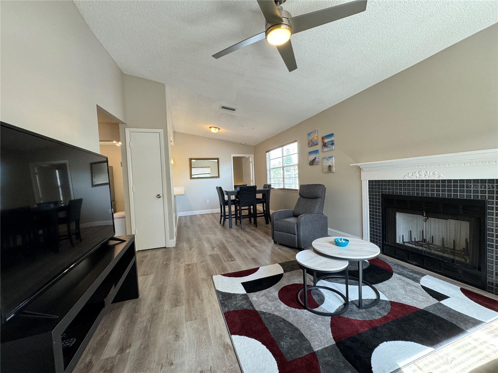 MIRROR LAKE SEC 3 - Residential Lease