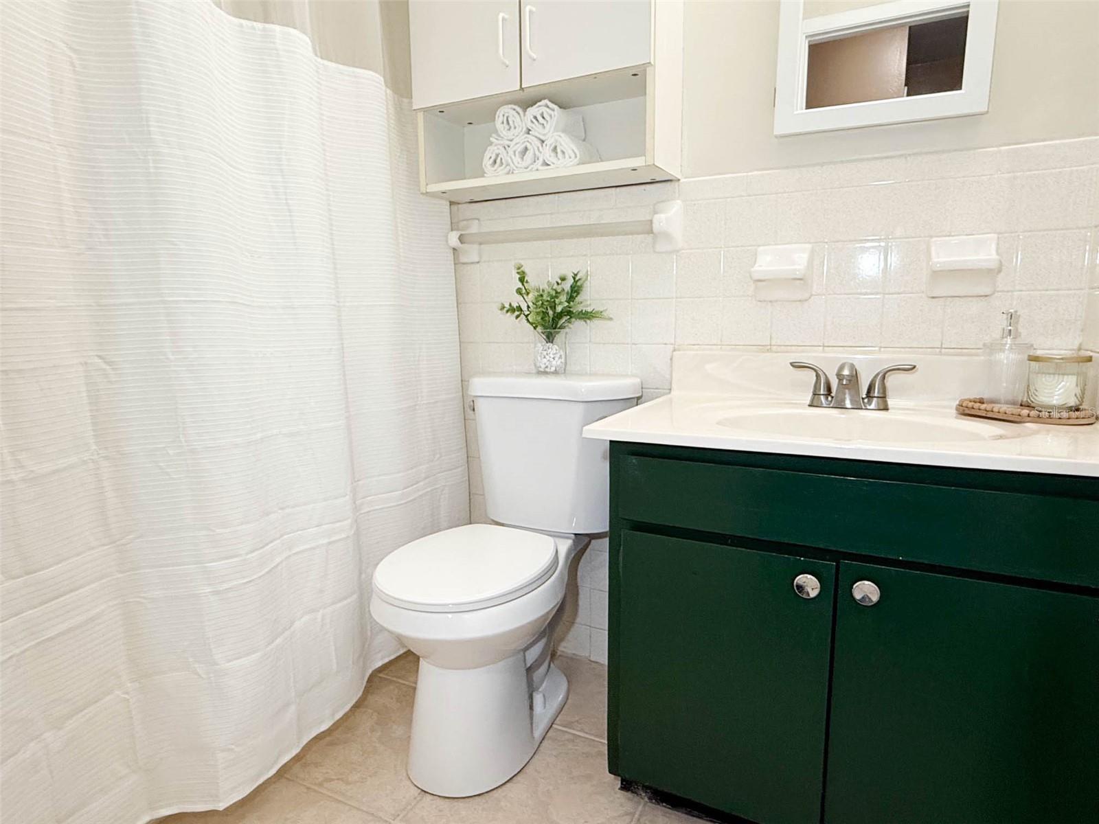 LAKE BREEZE ESTATES - Residential