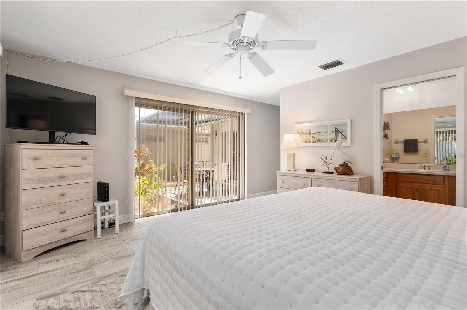 PROVINCIAL GARDENS - Residential Lease