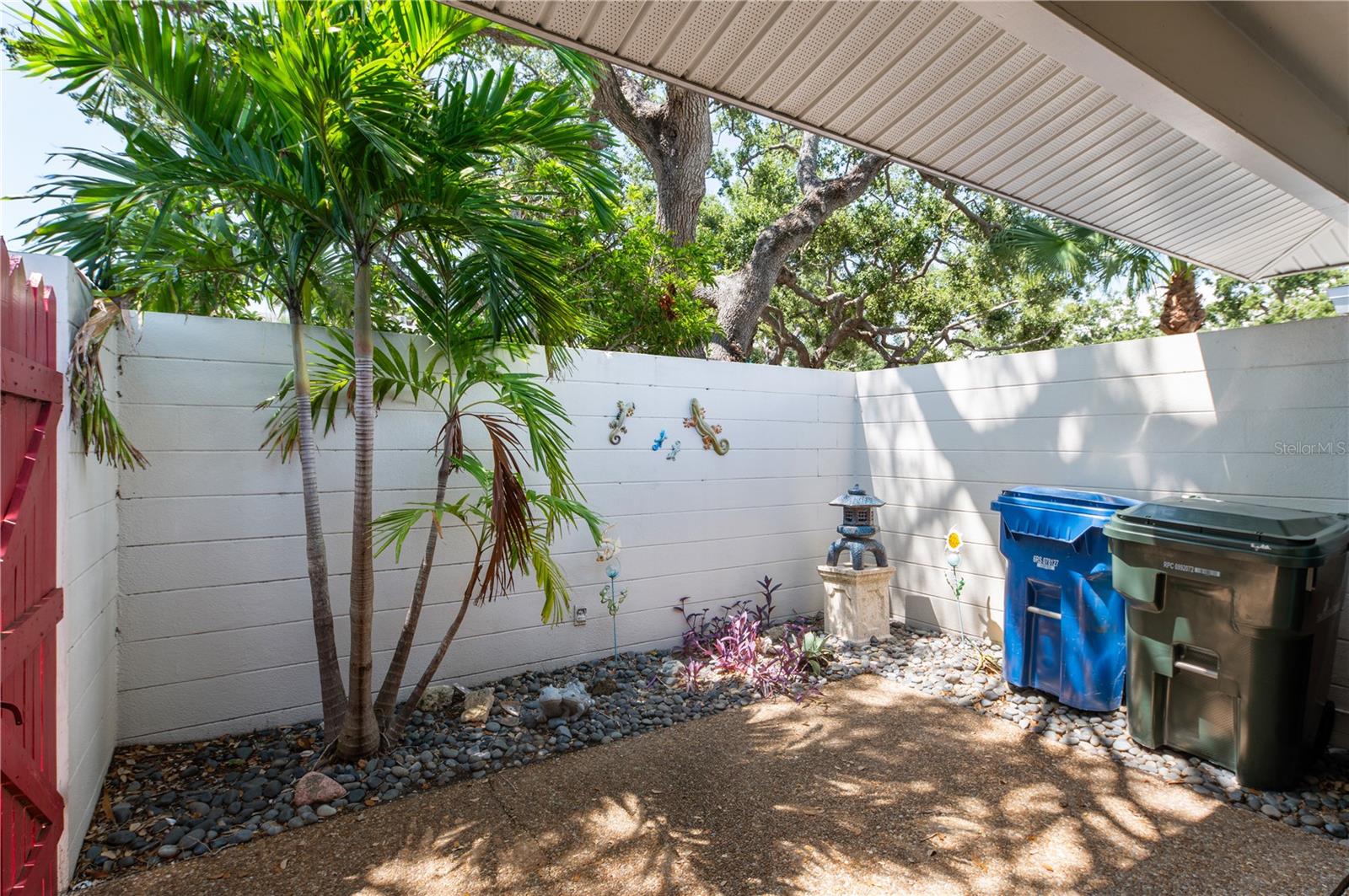 PROVINCIAL GARDENS - Residential Lease