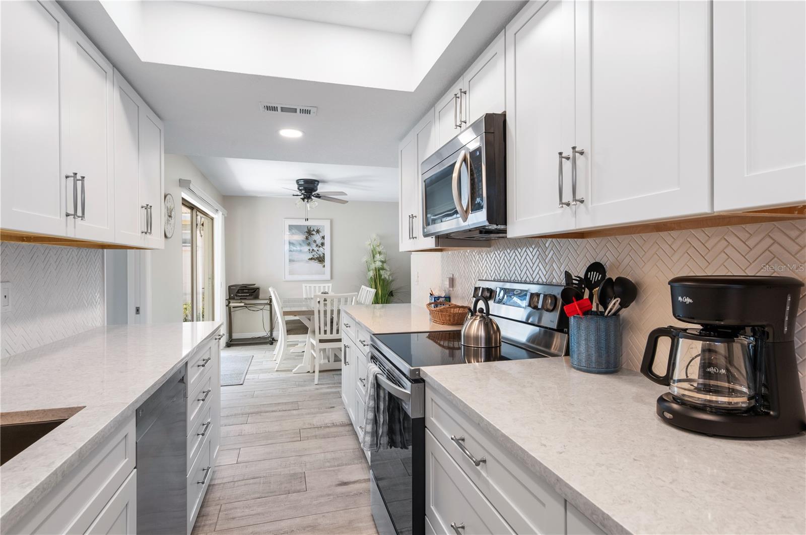 PROVINCIAL GARDENS - Residential Lease