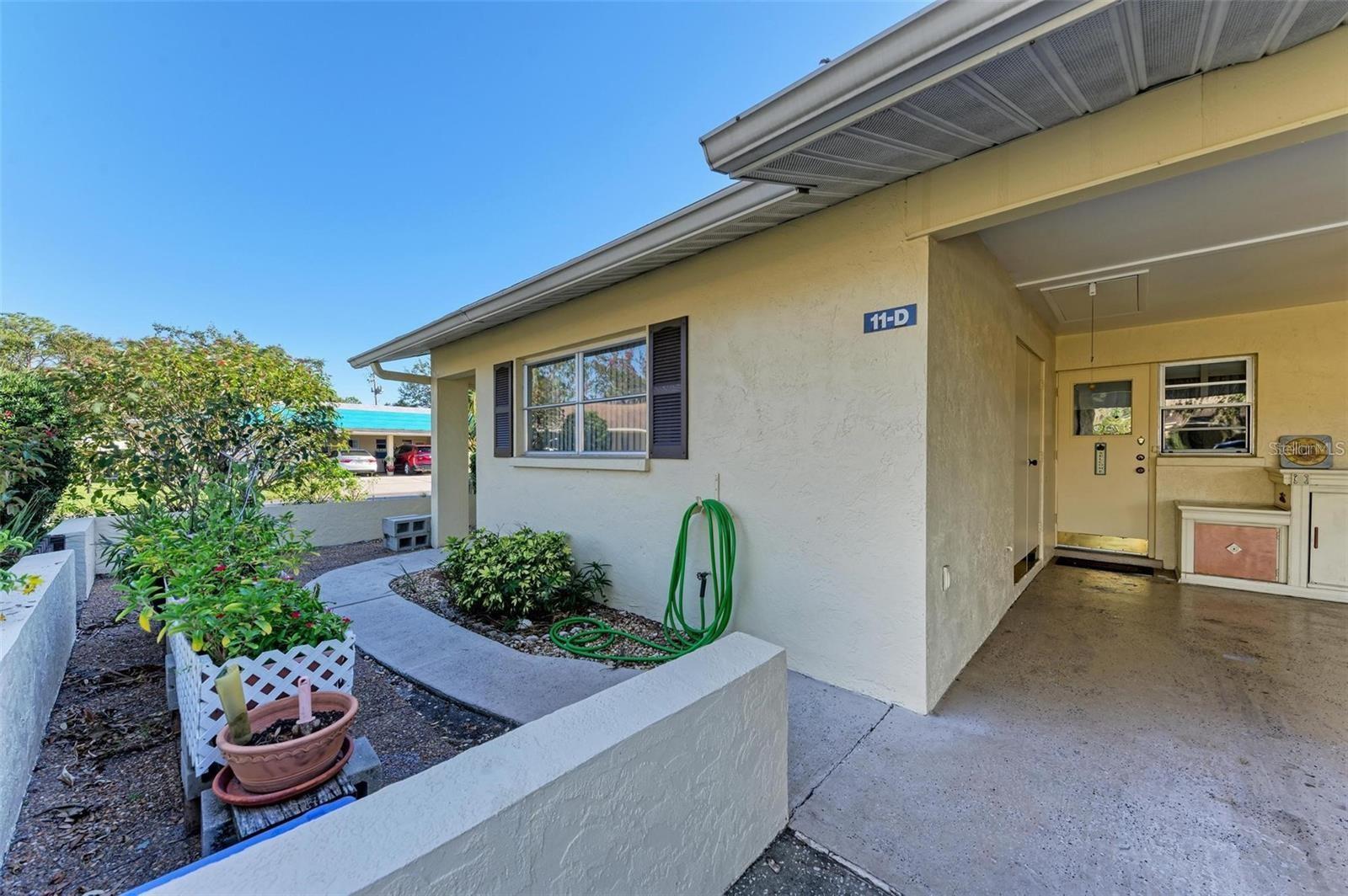 390 301 BOULEVARD W 11D