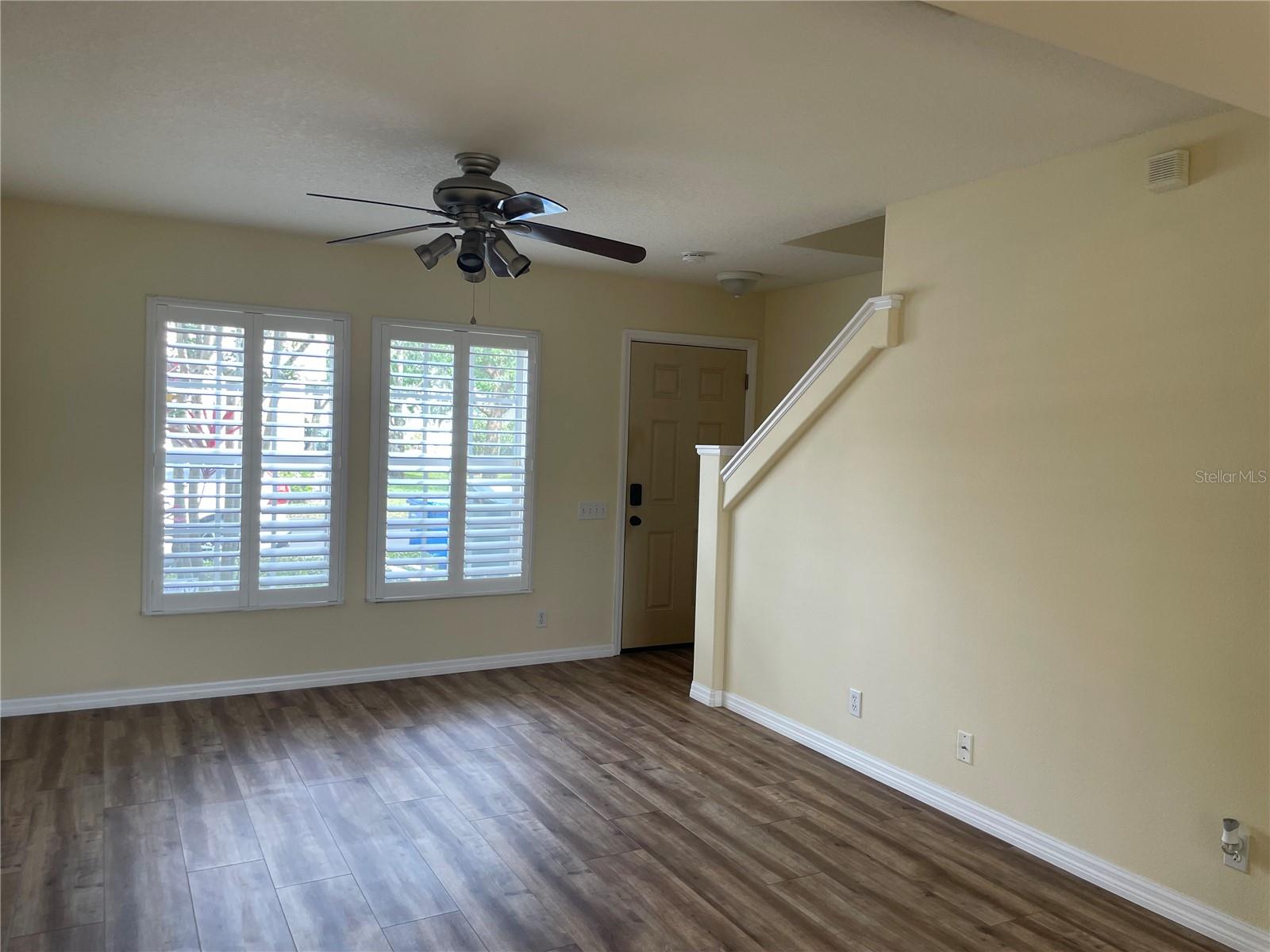 13290 THOROUGHBRED LOOP