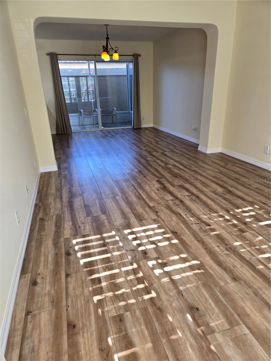 13290 THOROUGHBRED LOOP