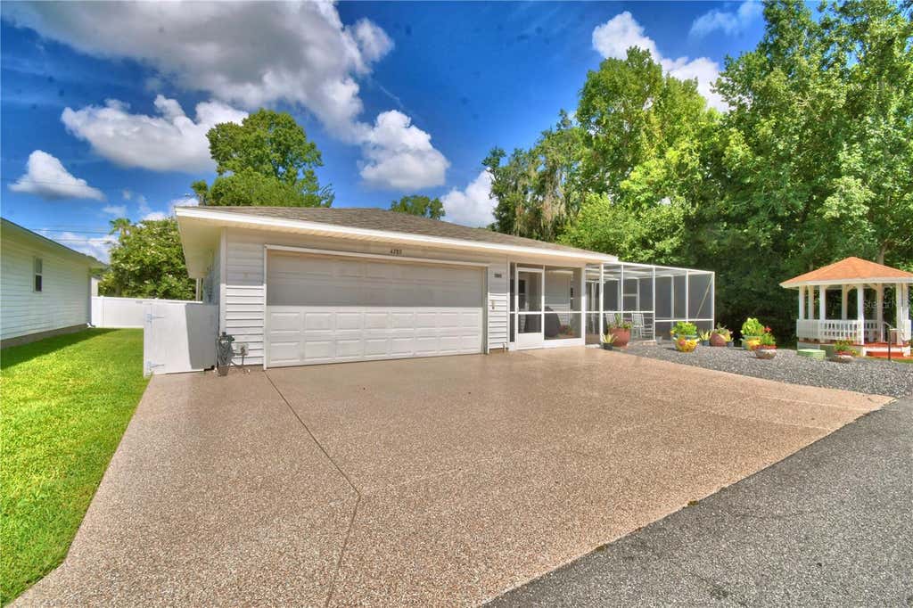 Photo of 4789 Squire Hollow Drive, Lakeland, FL 33811 (MLS # L4963766)