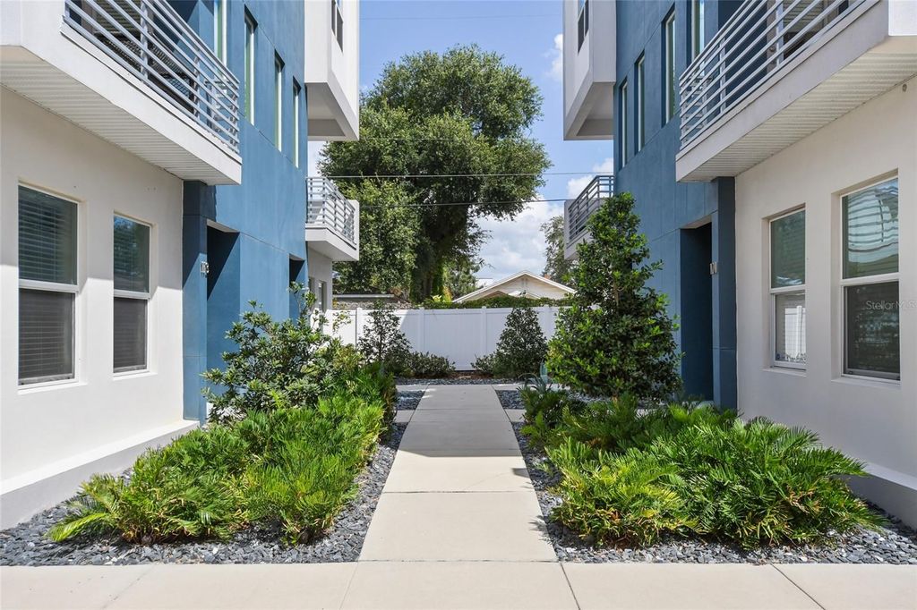 Photo of 113 W Grant Street, Orlando, FL 32806 (MLS # O6379689)