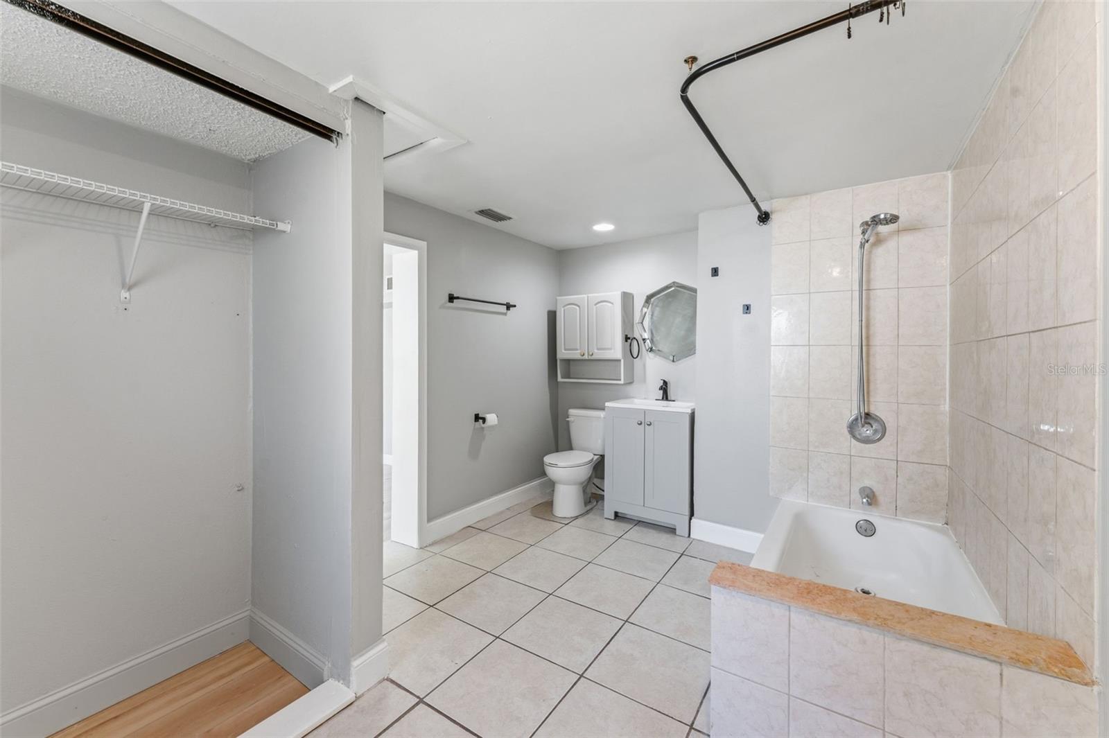 HIGHLAND ACRES - Residential