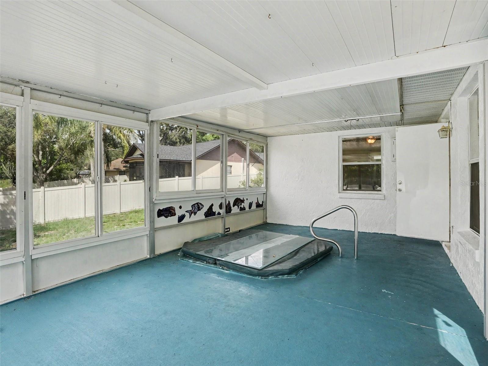808 CHAMBERLAIN LOOP