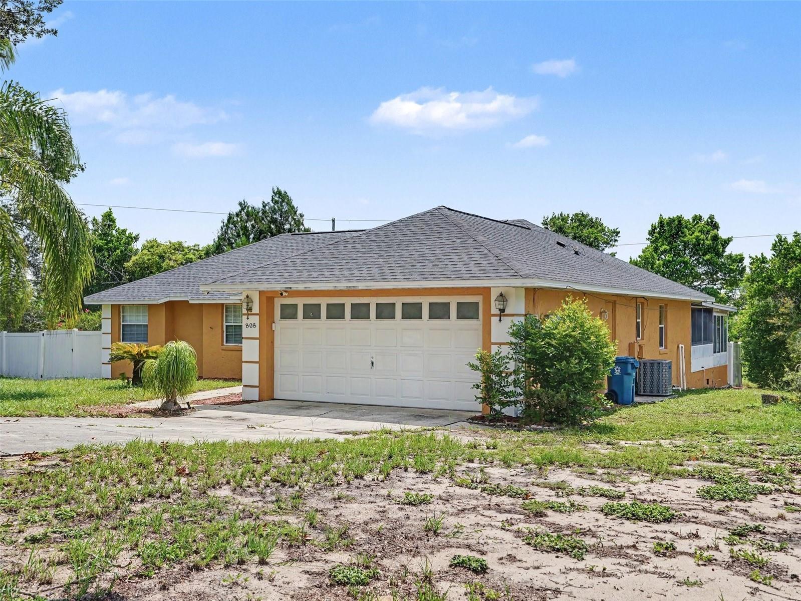 808 CHAMBERLAIN LOOP