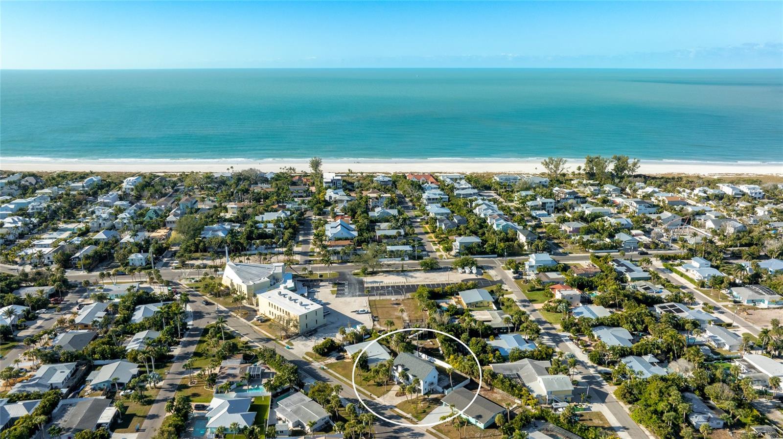 6936100; HOLMES BEACH 33RD UNIT; LOT 3; BLOCK 10; - Residential