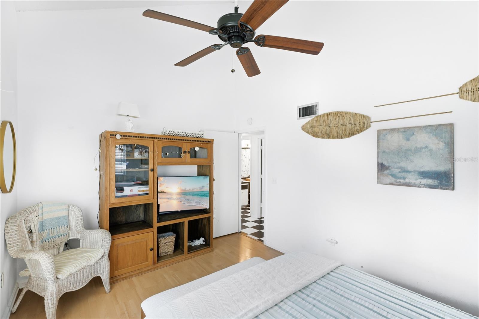 6936100; HOLMES BEACH 33RD UNIT; LOT 3; BLOCK 10; - Residential