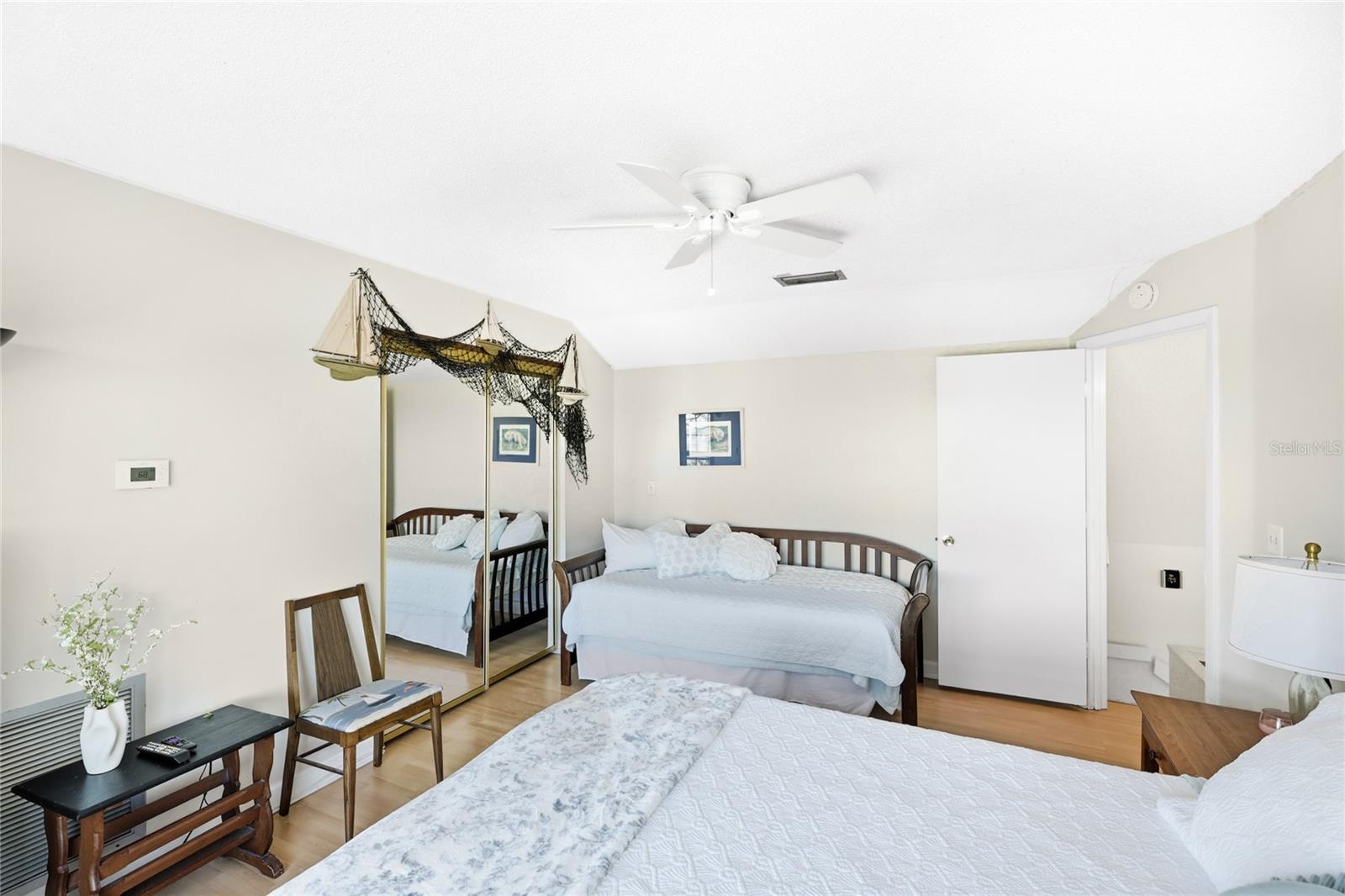 6936100; HOLMES BEACH 33RD UNIT; LOT 3; BLOCK 10; - Residential