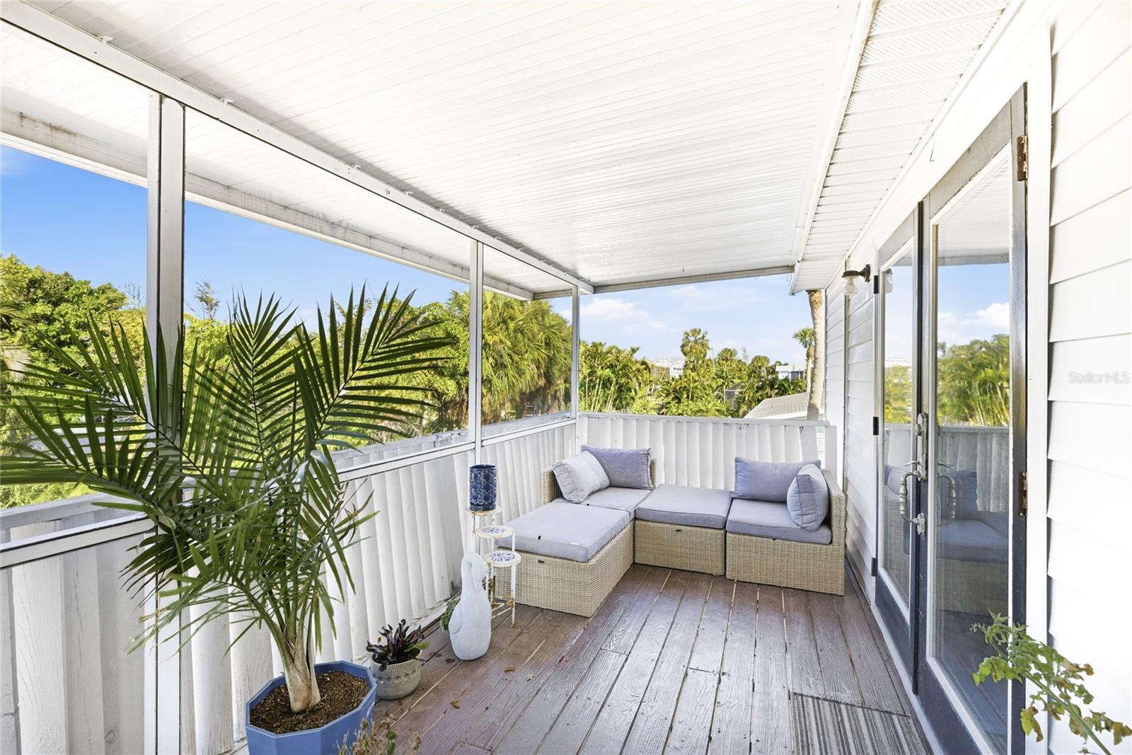 6936100; HOLMES BEACH 33RD UNIT; LOT 3; BLOCK 10; - Residential