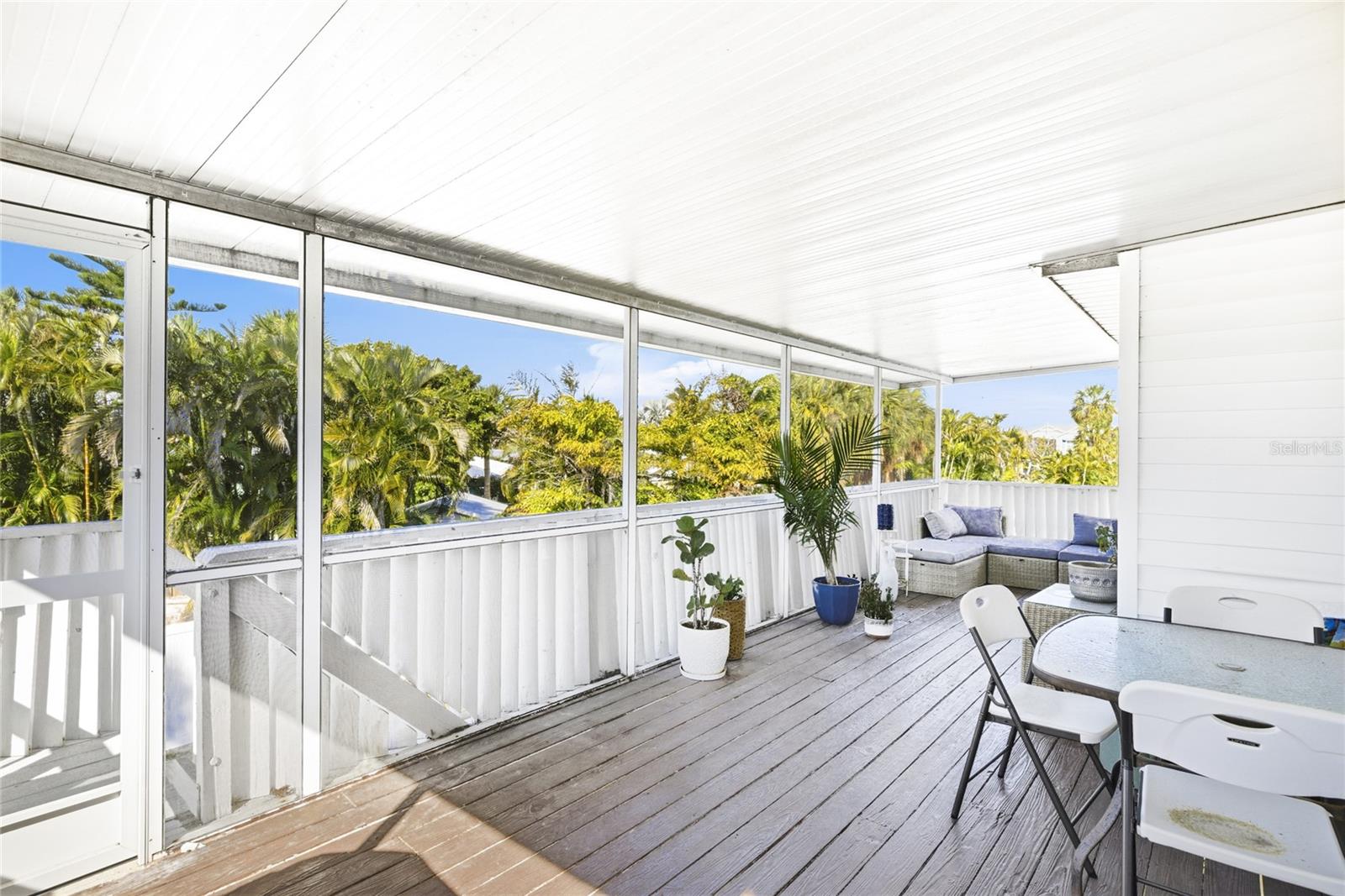 6936100; HOLMES BEACH 33RD UNIT; LOT 3; BLOCK 10; - Residential