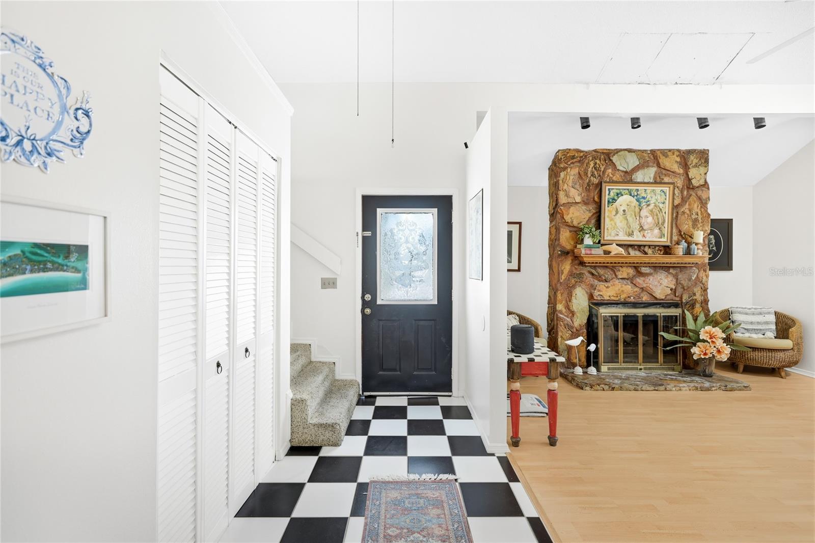 6936100; HOLMES BEACH 33RD UNIT; LOT 3; BLOCK 10; - Residential