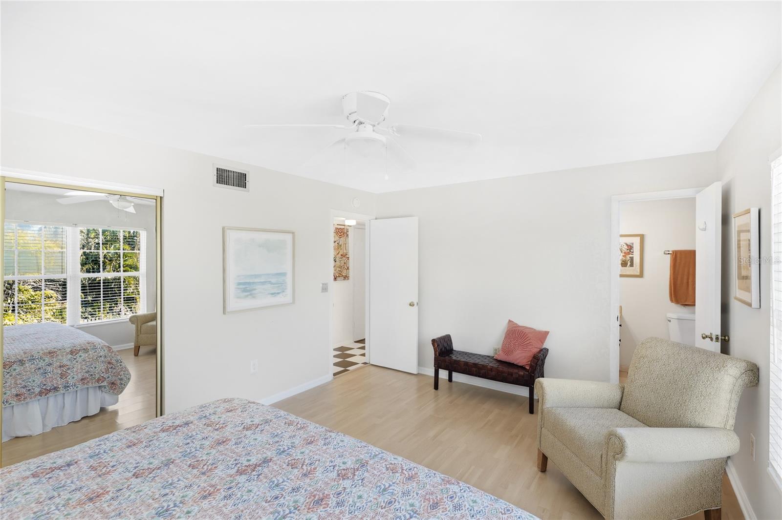 6936100; HOLMES BEACH 33RD UNIT; LOT 3; BLOCK 10; - Residential